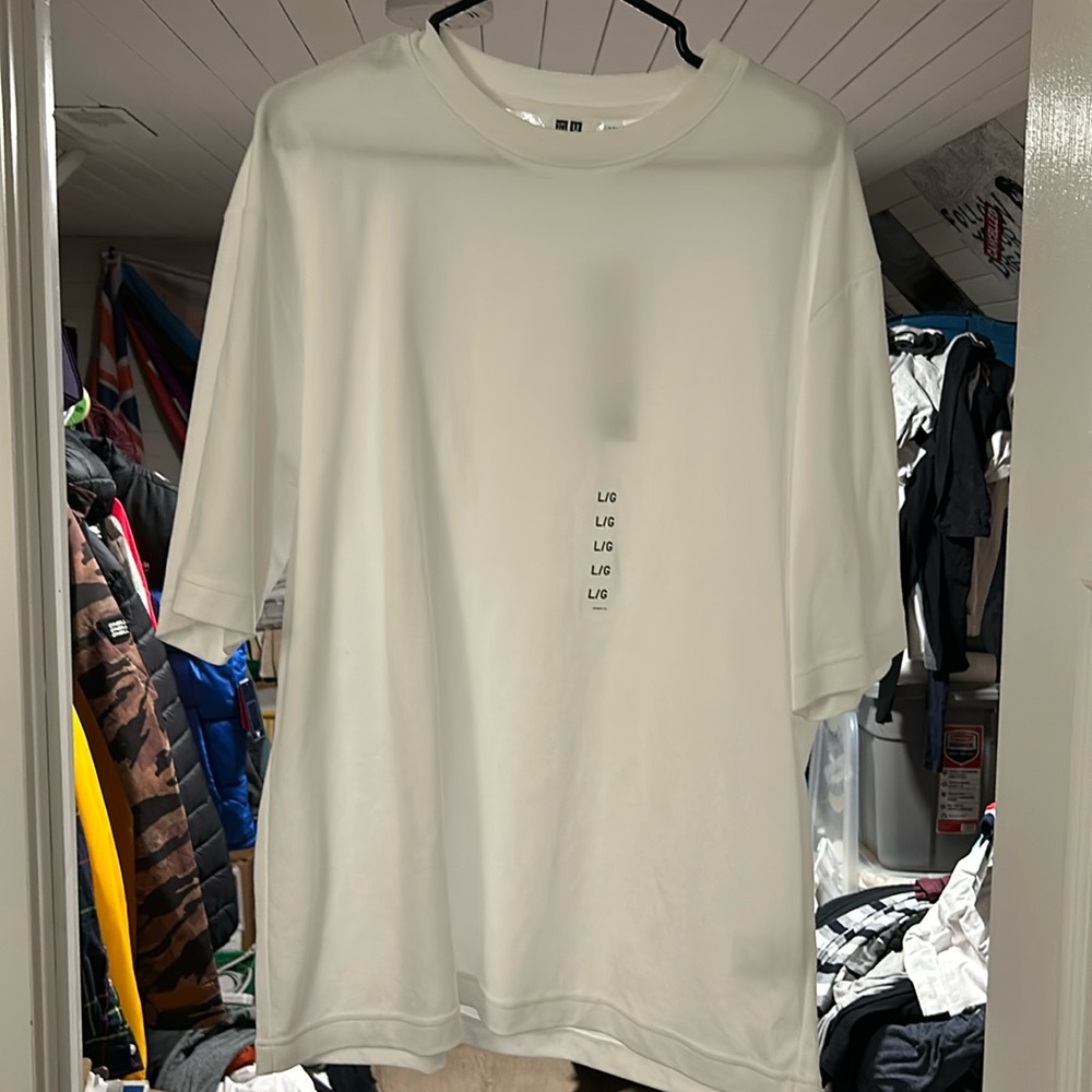 Mens large Uniqlo box tee